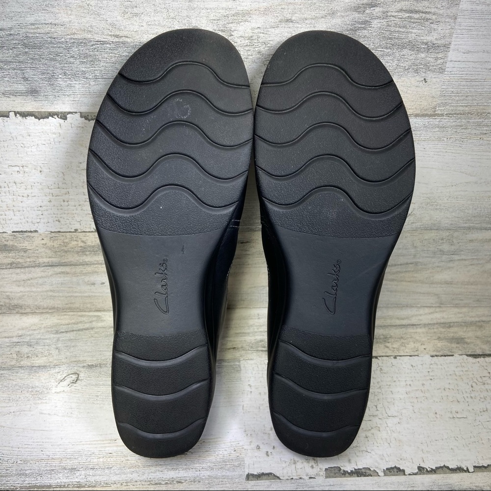 Clarks Collection Black Leather Slip On Shoes - Picture 7 of 7
